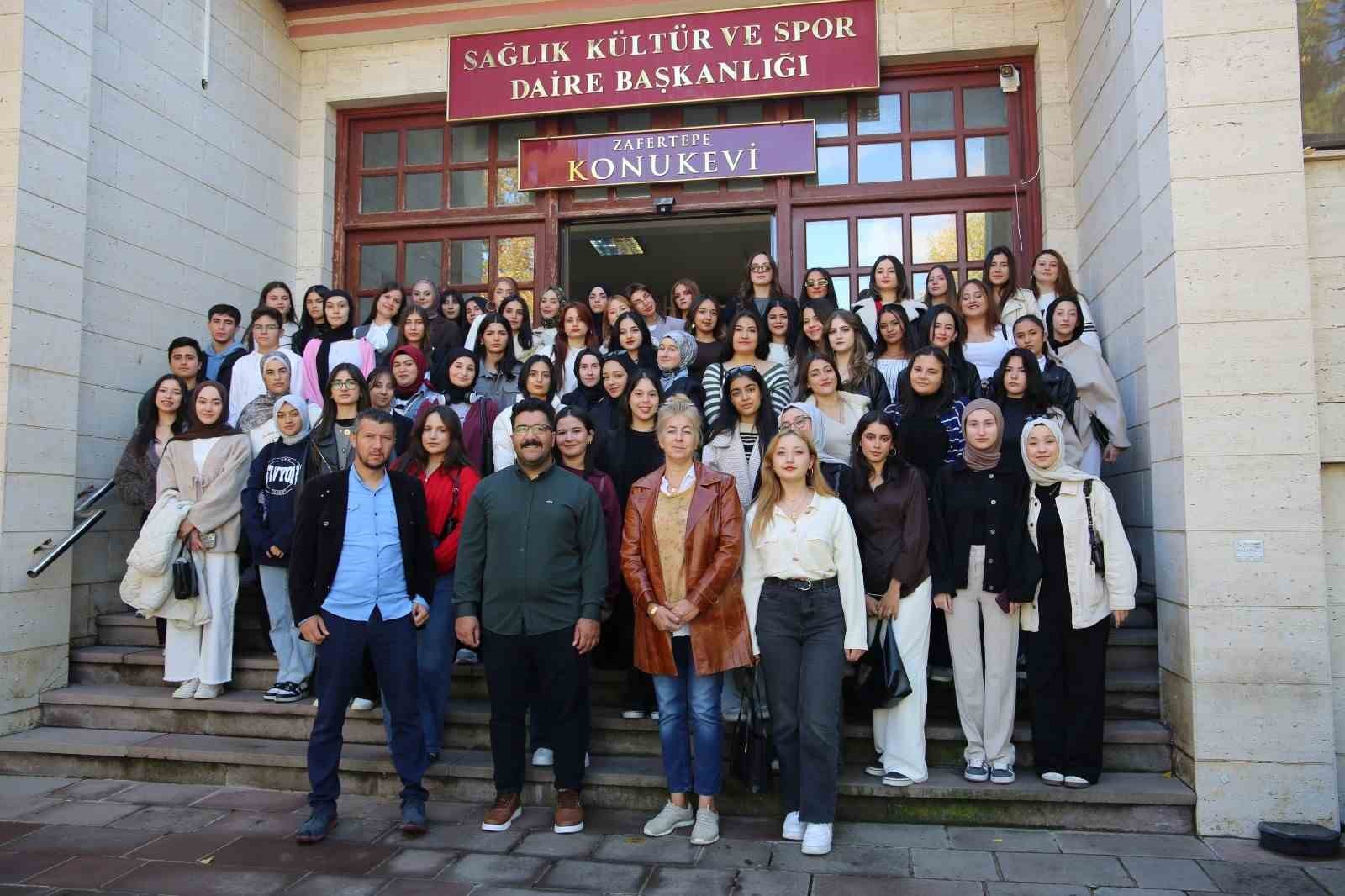 Emet MYO &ouml;ğrencilerine DP&Uuml; Evliya &Ccedil;elebi Yerleşkesi tanıtıldı
