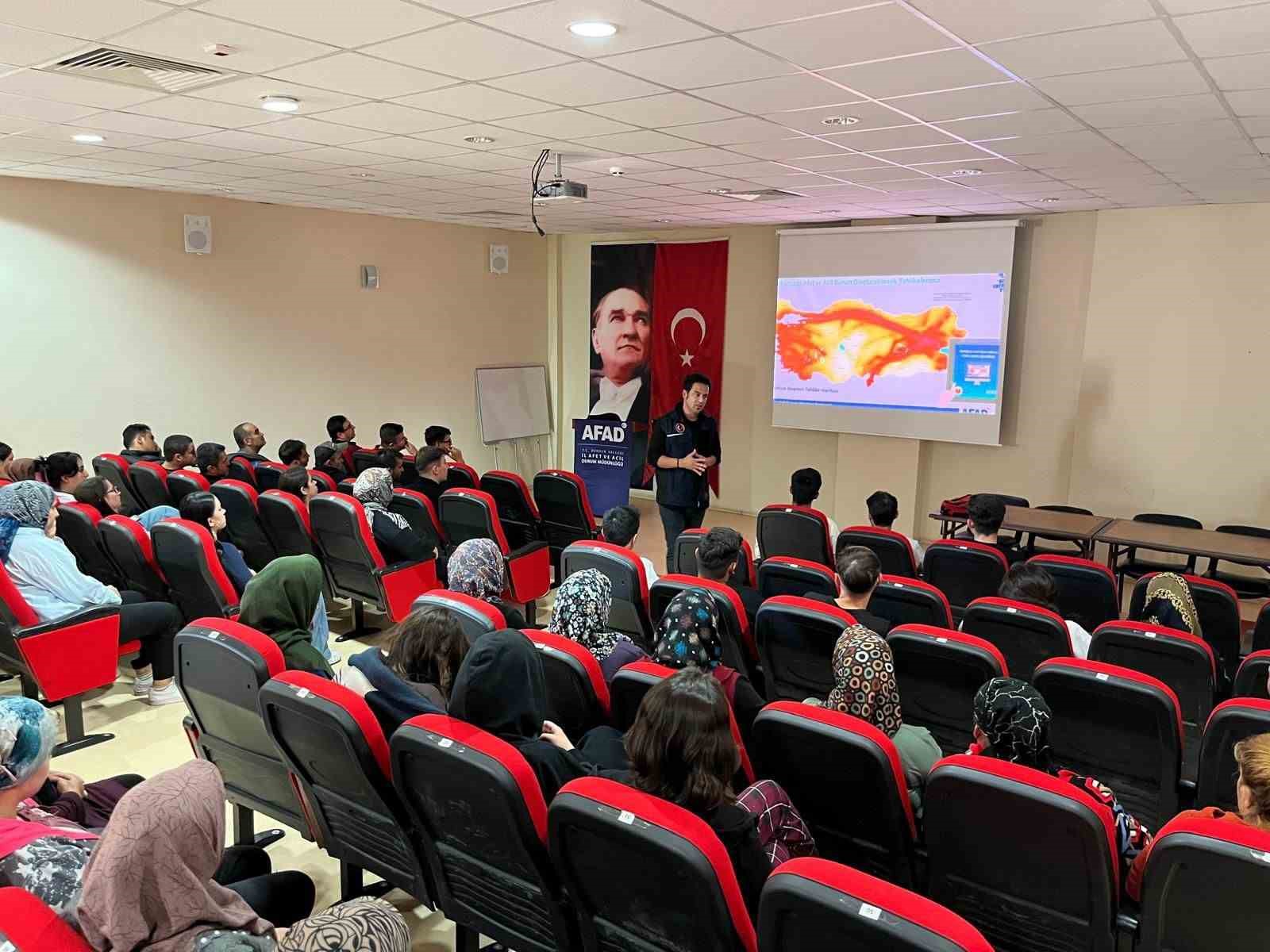 Bucak&rsquo;ta AFAD tarafından Afet Farkındalık Eğitimi
