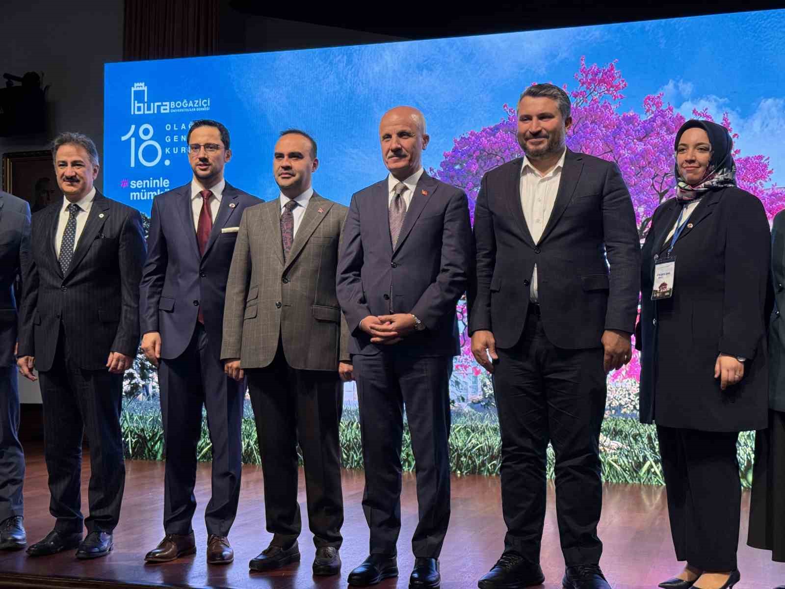 Bakan Kacır: "Biz öyle kuvvetleneceğiz ki dünyadaki hiçbir zalim bir masuma zarar vermeye cesaret edemeyecek"
