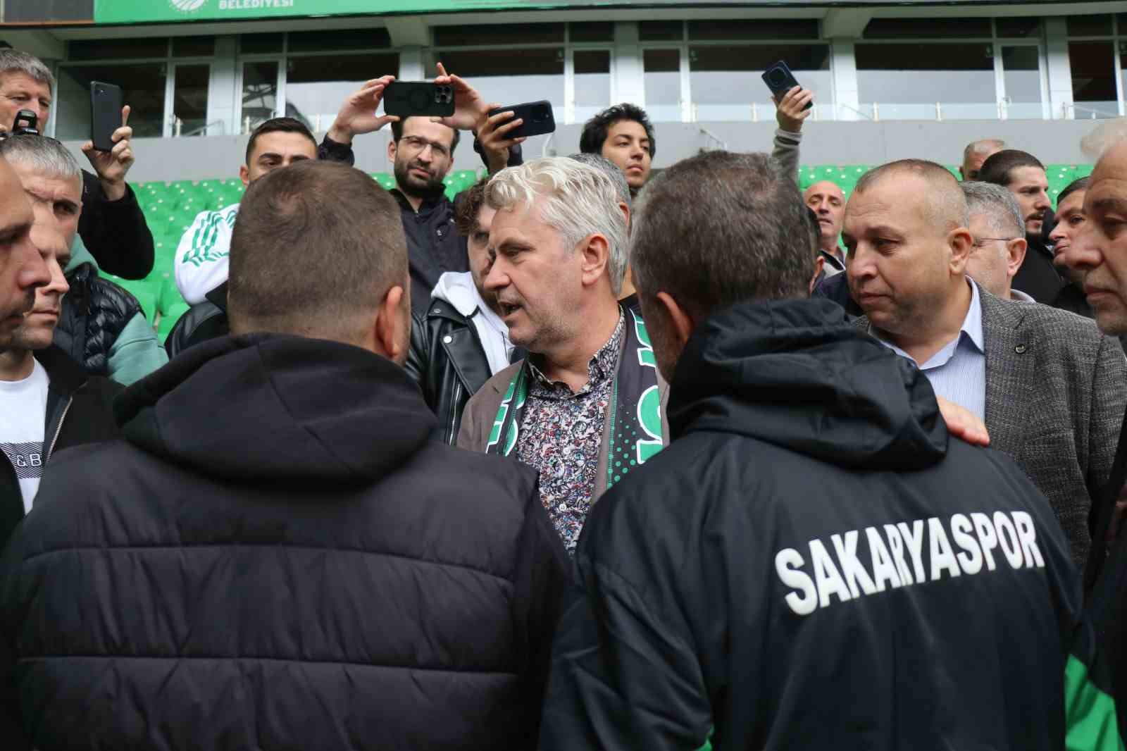 Sakaryaspor’da olağanüstü genel kurul: Aday yok, tepki çok