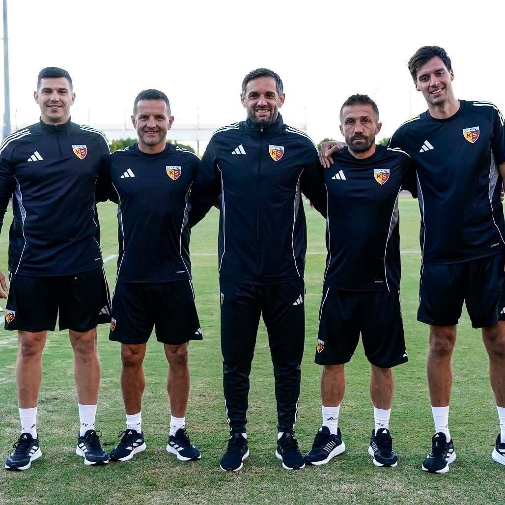 Kayserispor&rsquo;da Radomir Djalovi&rsquo;in ekibi belli oldu
