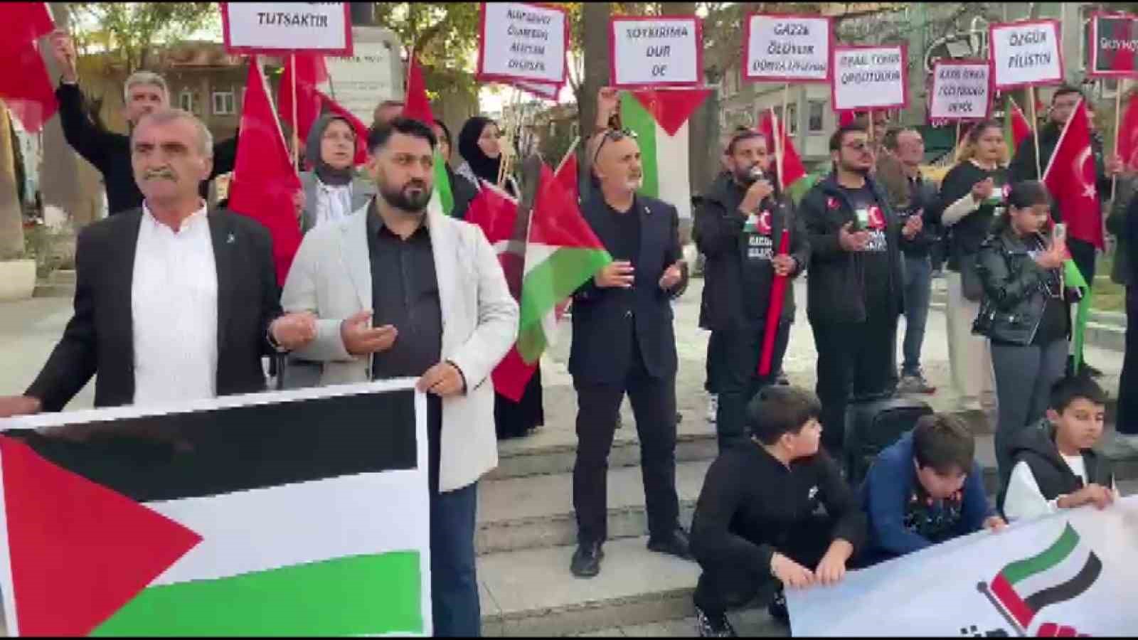 Burgaz Gen&ccedil;lik Derneği&rsquo;nden Filistin&rsquo;e destek y&uuml;r&uuml;y&uuml;ş&uuml;
