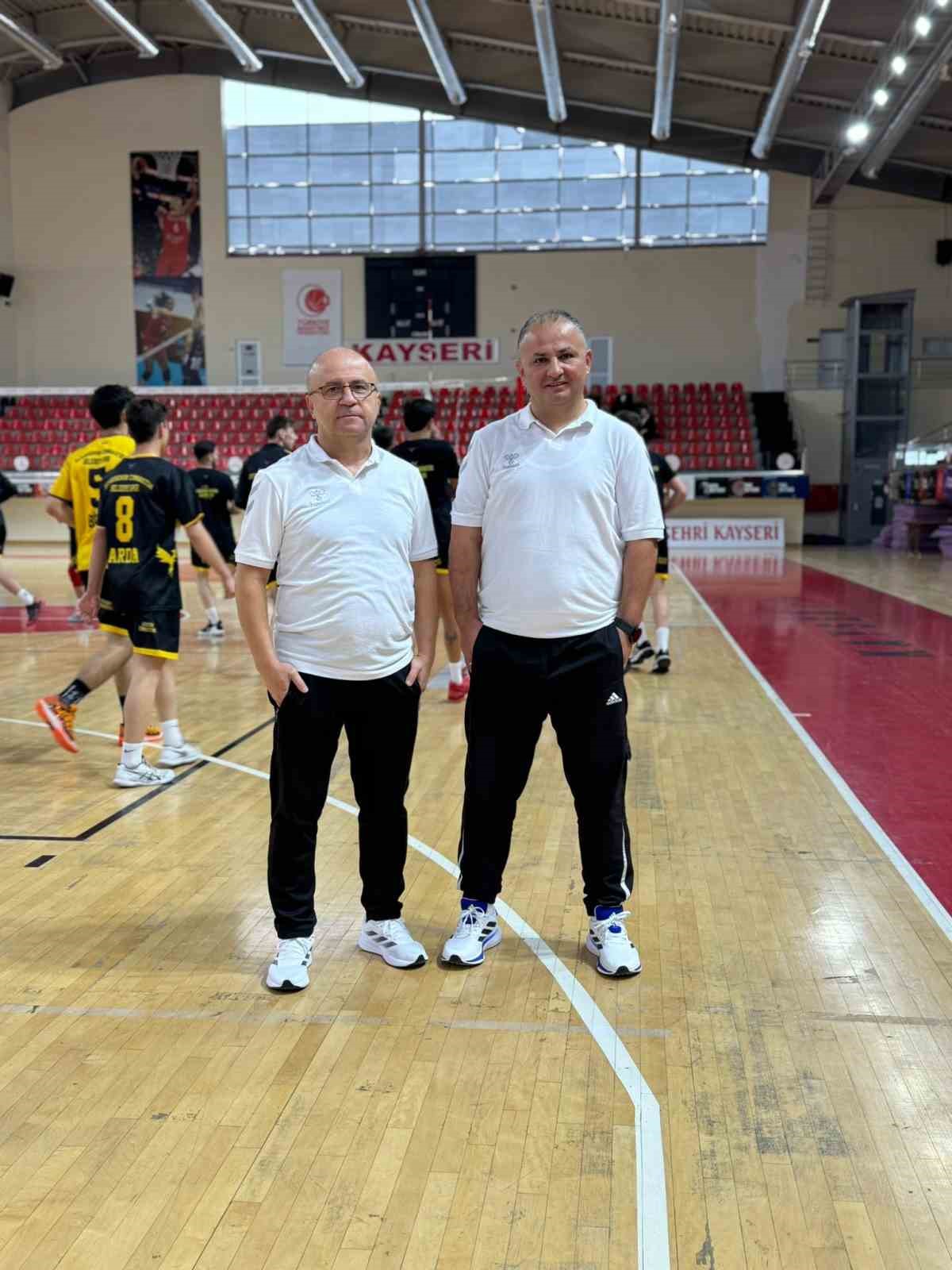 Kayseri Elit Voleybol, lige galibiyetle başladı
