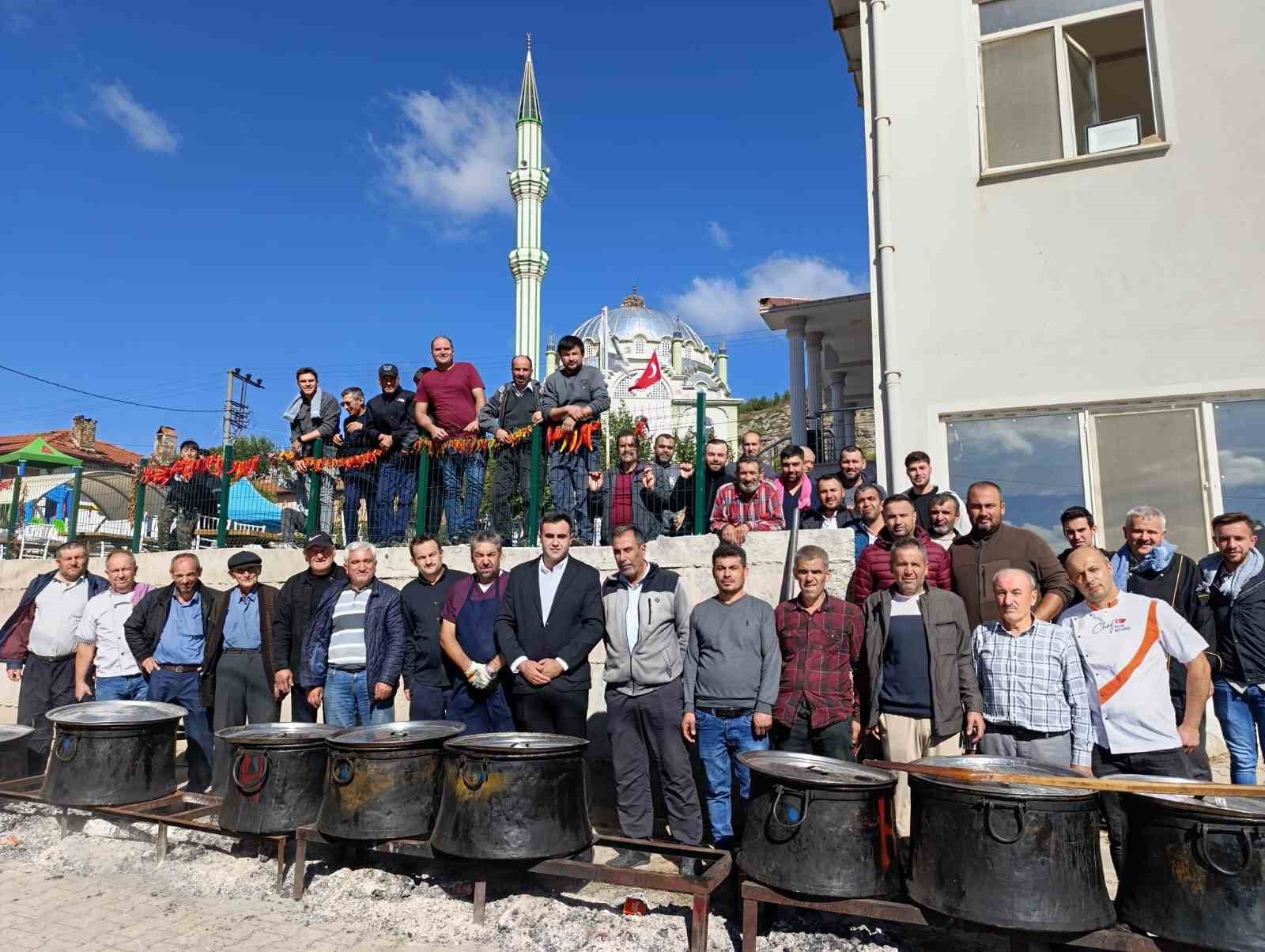 Simav’daki ‘büyük hayır ve yağmur duası’na binlerce kişi katıldı
