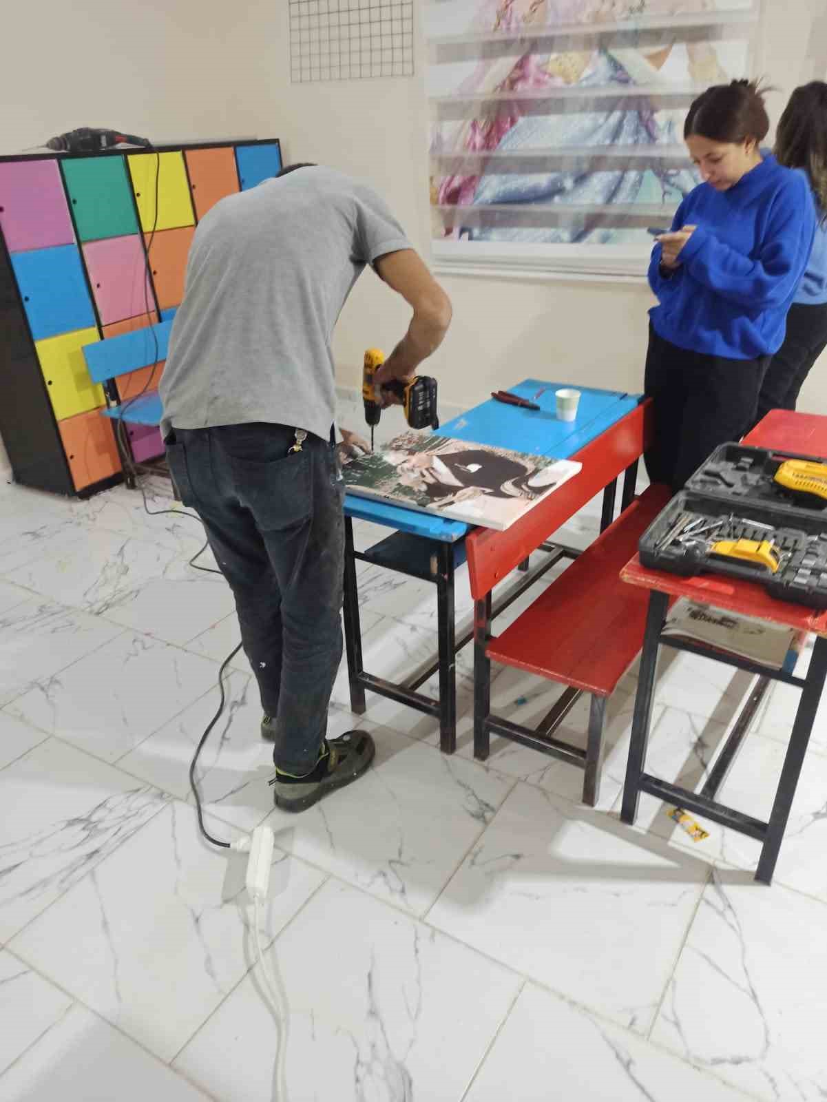 Siirt’te arama kurtarma ekibinden köy okuluna renkli dokunuş