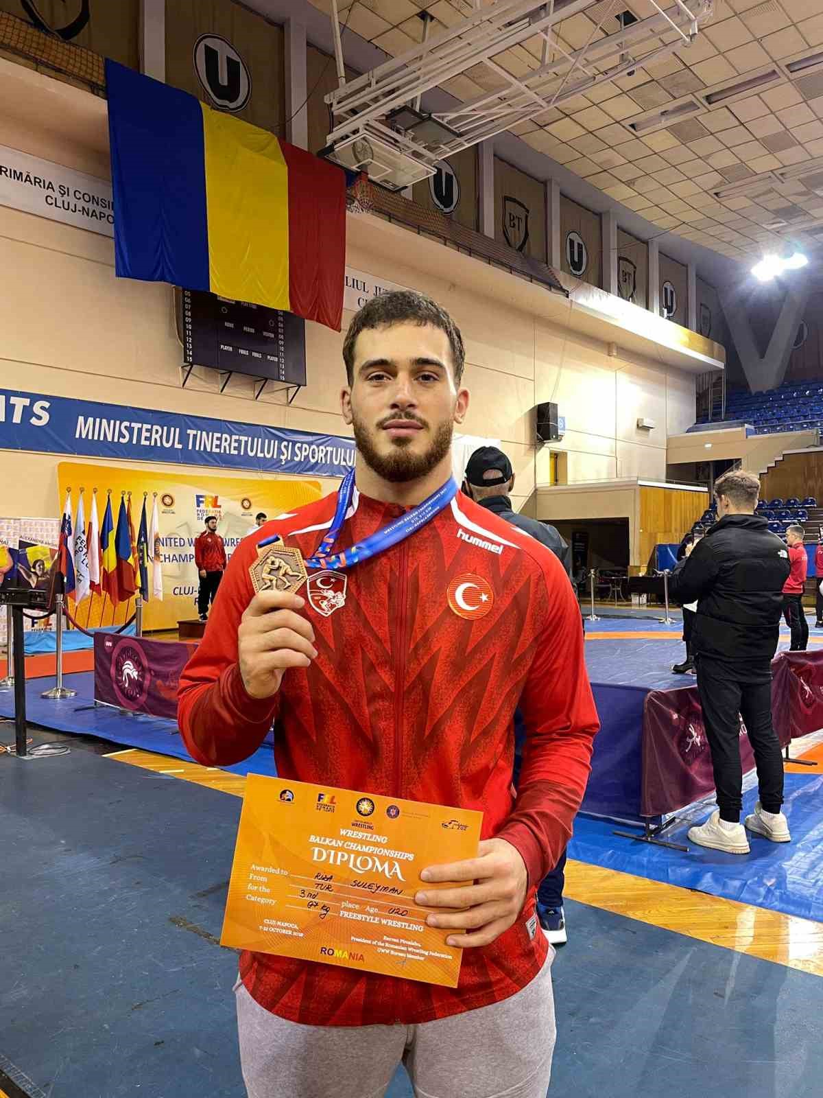 Belediyesporlu güreşçi Balkan şampiyonu oldu