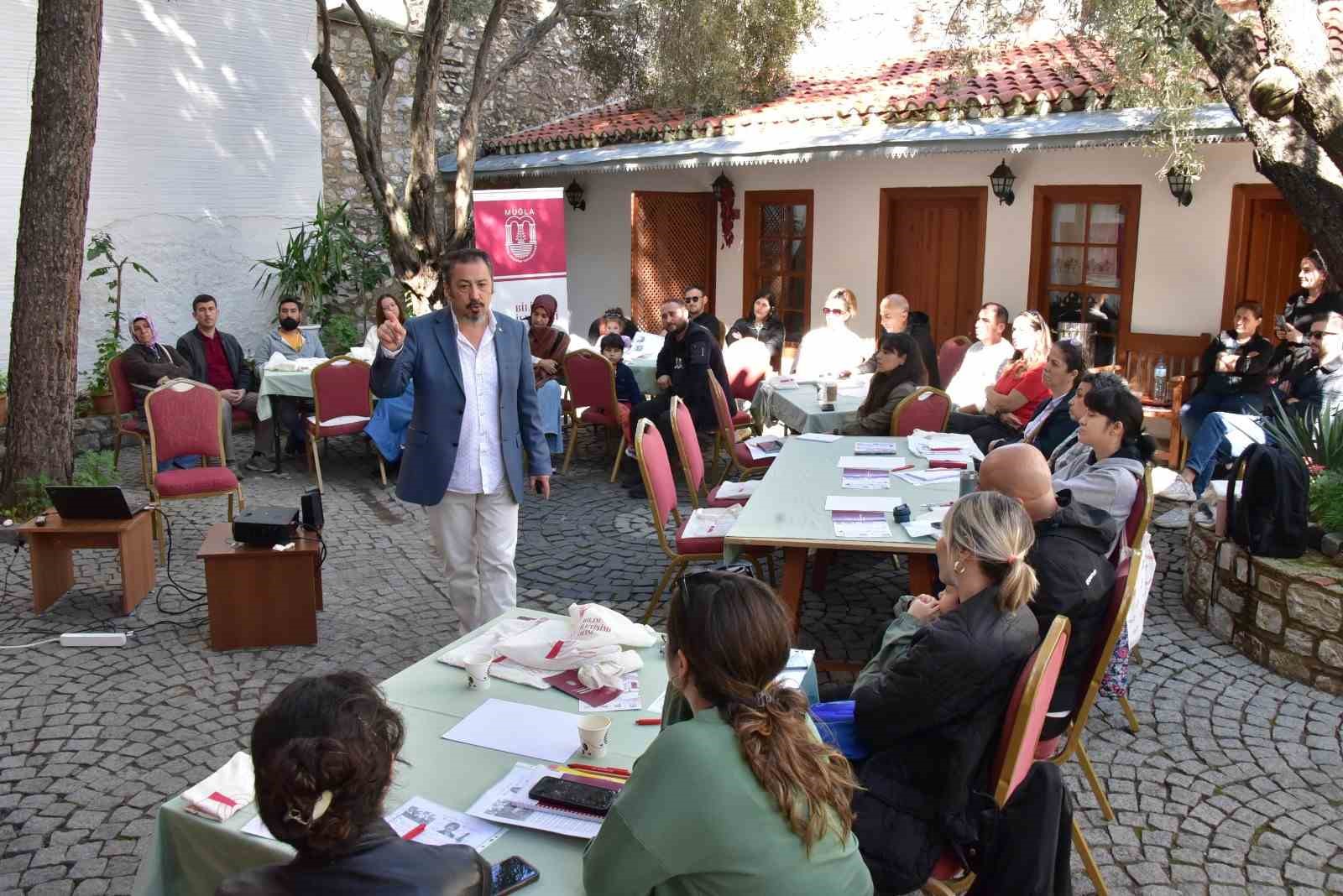 MSK&Uuml; Bilim Kafe&rsquo;de &lsquo;Yeni nesil ebeveynlik&rsquo; at&ouml;lyesi yoğun ilgi g&ouml;rd&uuml;
