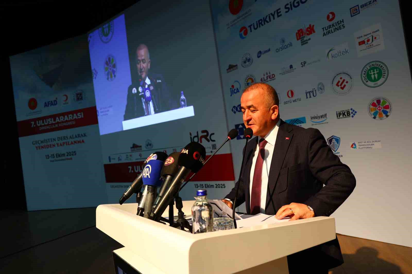 Elazığ Valisi Hatipoğlu: "Afetlere hazırlık, diren&ccedil;lilik kavramı her ge&ccedil;en g&uuml;n &ccedil;ok daha b&uuml;y&uuml;k bir &ouml;nem taşıyor"
