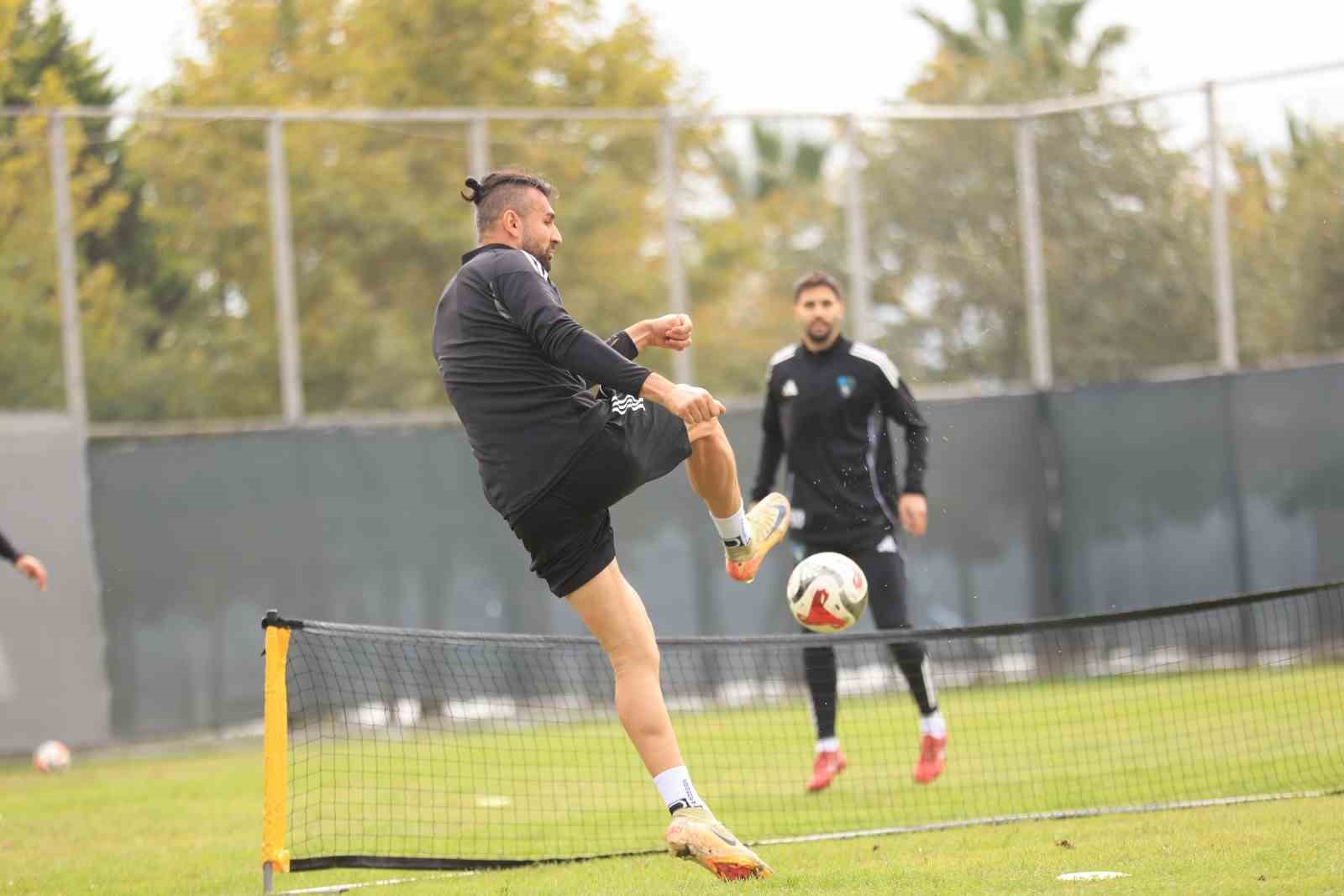 Kocaelispor, Konyaspor ma&ccedil;ının hazırlıklarını s&uuml;rd&uuml;rd&uuml;
