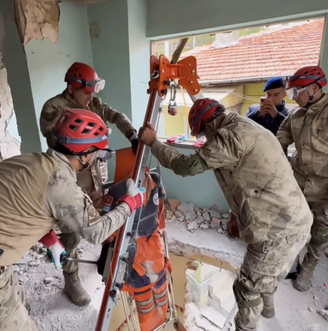 K&uuml;tahya AFAD&rsquo;tan yerel d&uuml;zey deprem tatbikatı
