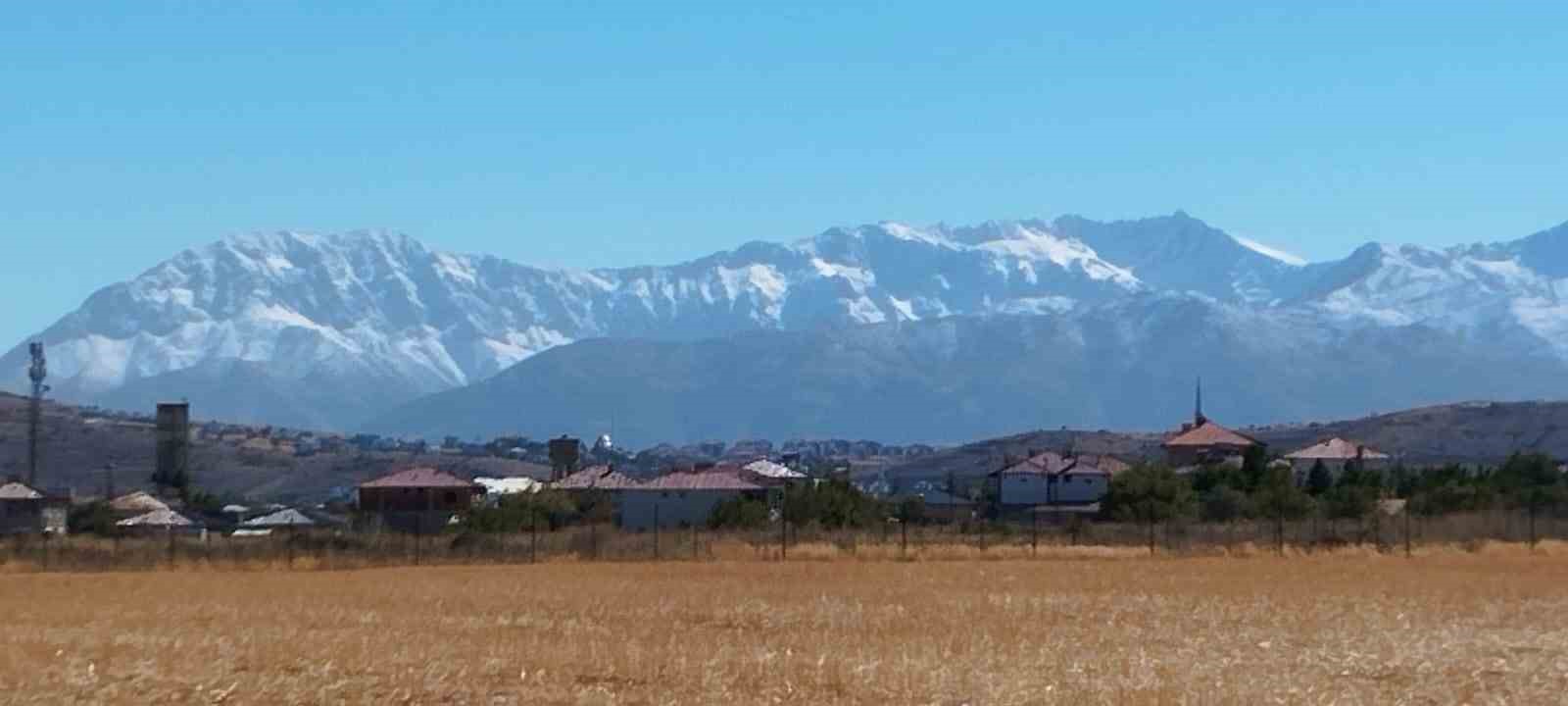 Binboğa Dağı beyaza büründü
