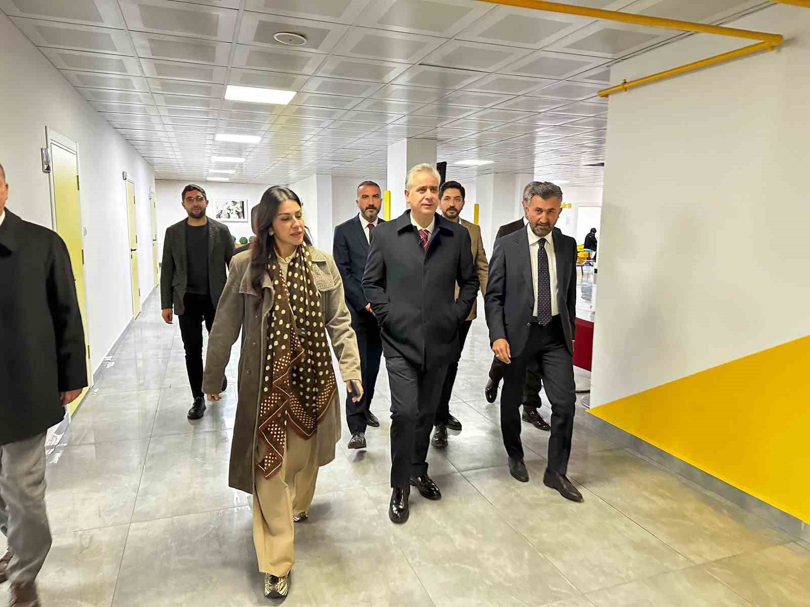 AK Parti Genel Başkan Yardımcısı Yal&ccedil;ın: "Gazze&rsquo;deki kardeşlerimize her t&uuml;rl&uuml; yardım T&uuml;rkiye eliyle de yapılacaktır"
