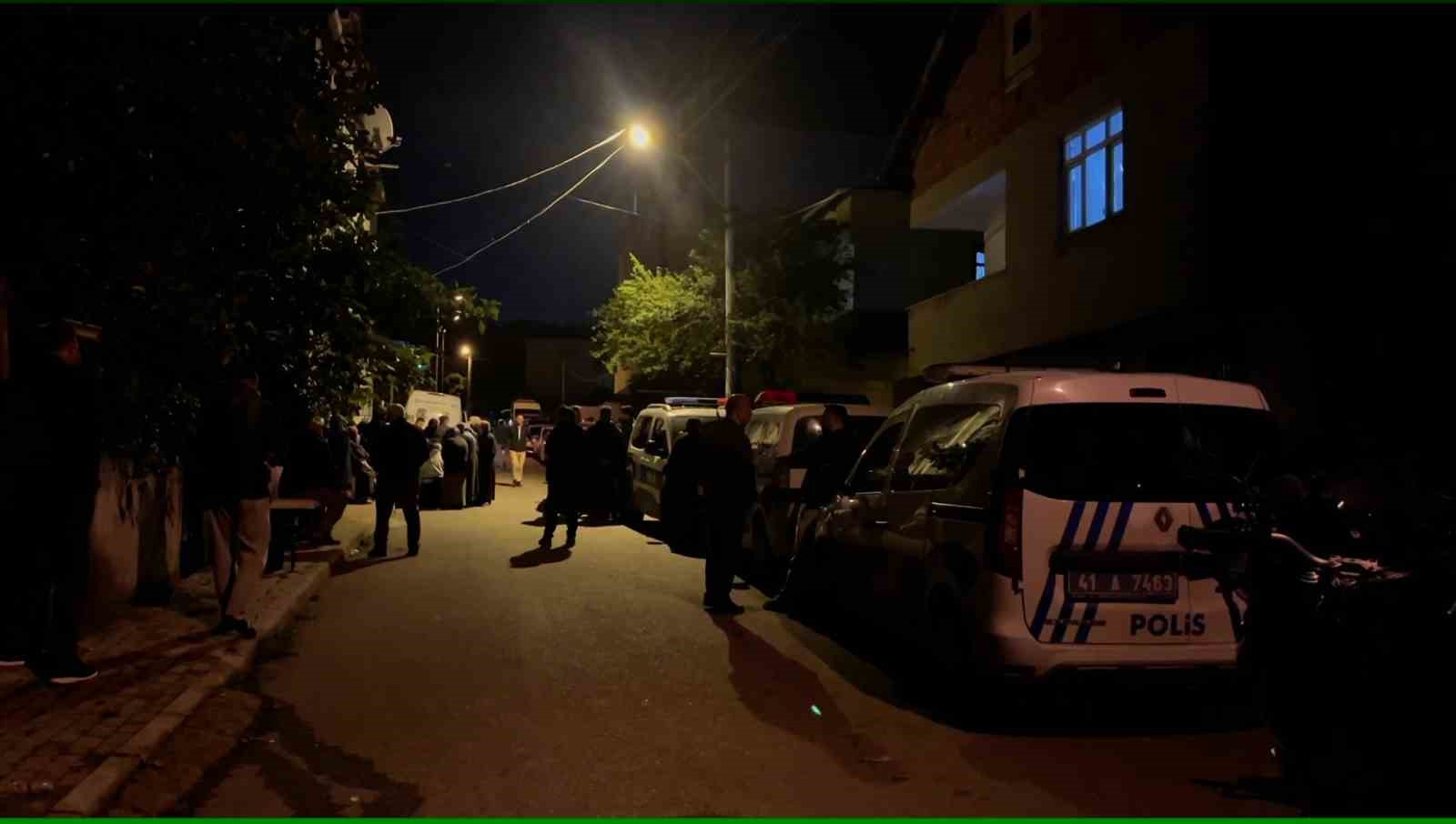 Aile i&ccedil;i tartışmada yanlışlıkla kızını vuran baba aynı silahla intihar etti
