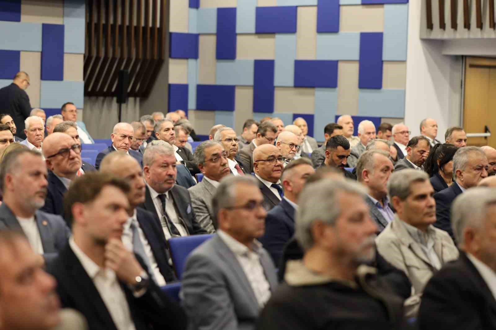 Sektörlerin çözüm bekleyen konuları İZTO’da görüşüldü
