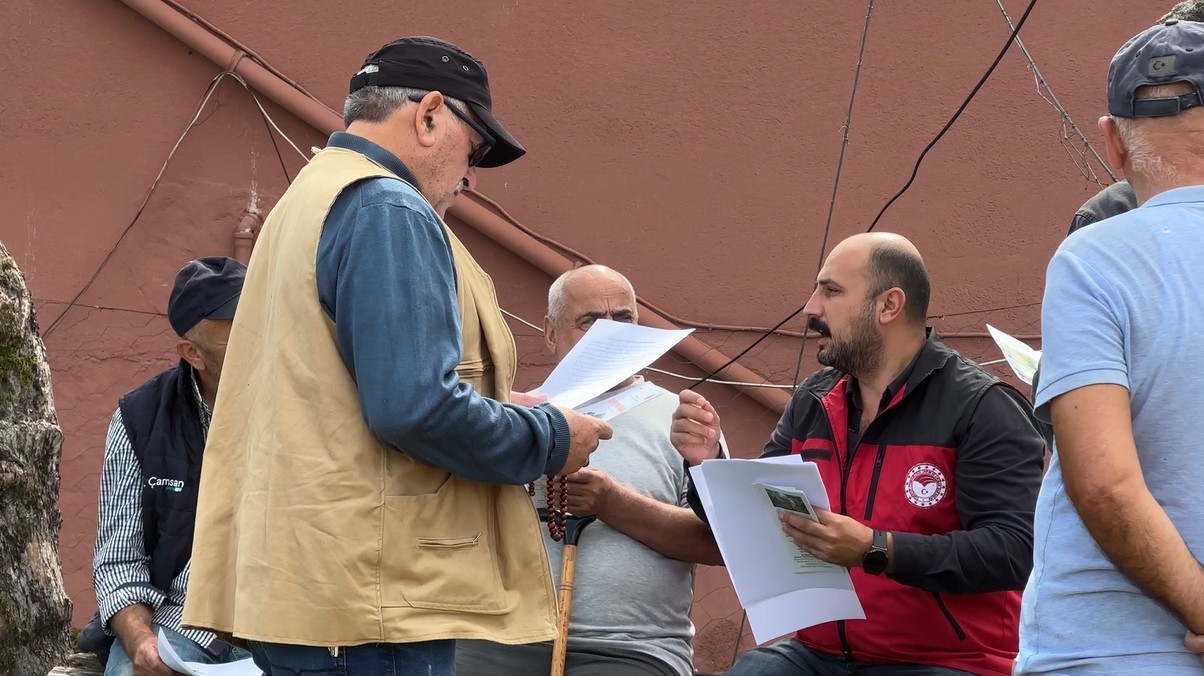 Bakan Yumaklı: "Zararlıya karşı 1 milyon 156 bin doğal düşman samuray arısı salımı yaptık"
