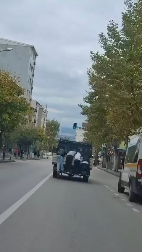 Bursa’da gençlerin tehlikeli yolculuğu