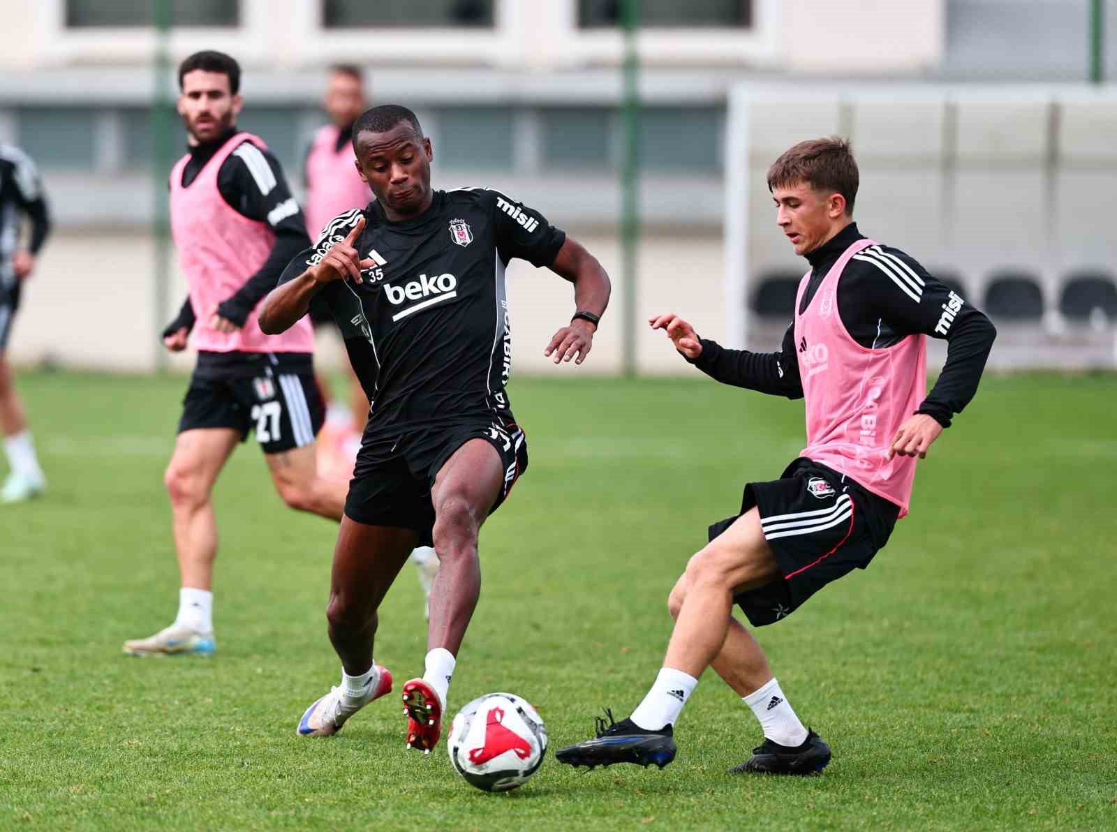 Beşiktaş kondisyon ve taktik &ccedil;alıştı
