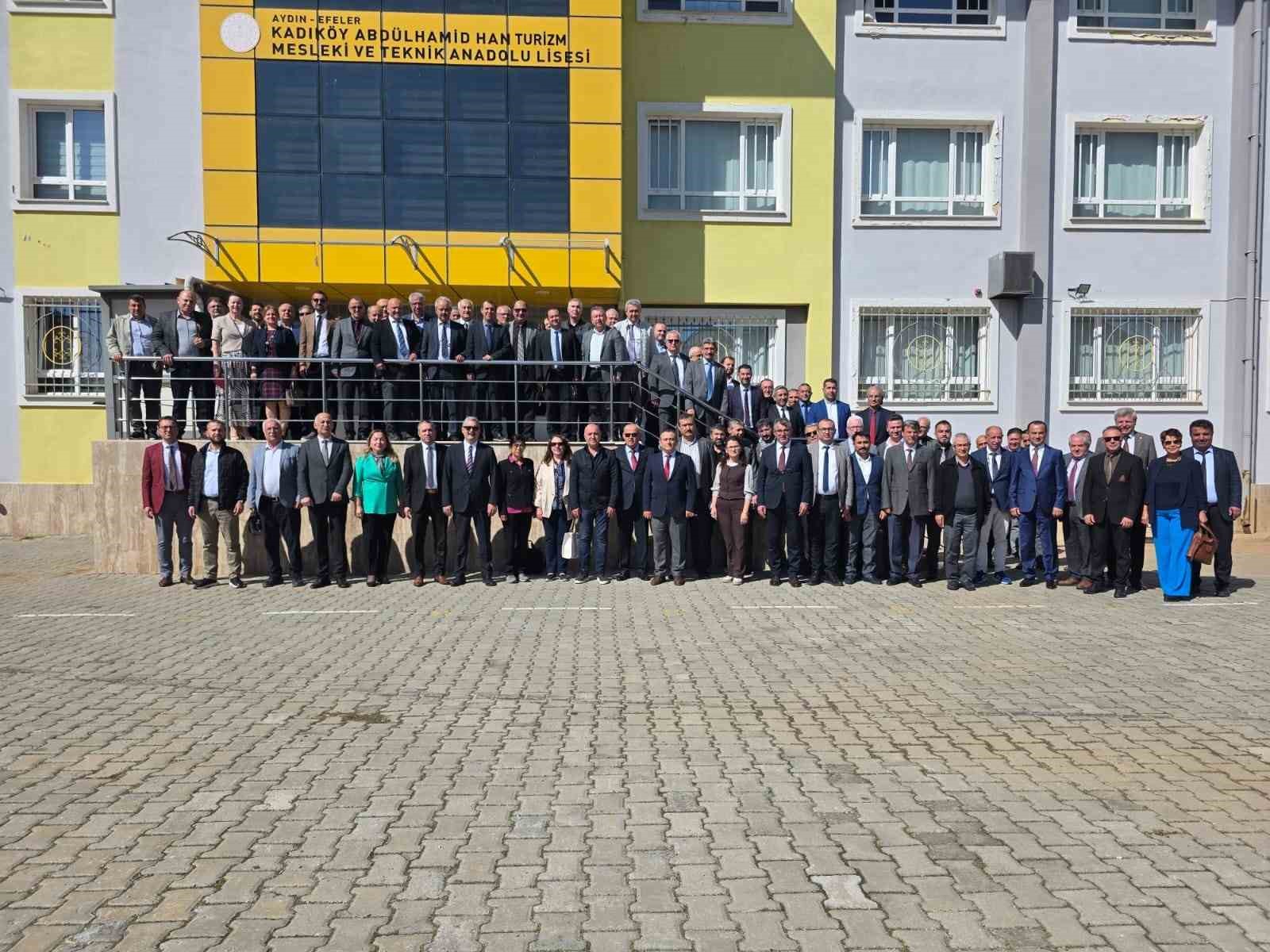 Efeler’de okul müdürleri bilgilendirildi