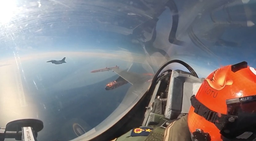 Milli füze SOM-J, düşük irtifa ve manevra testinde üstün performans gösterdi