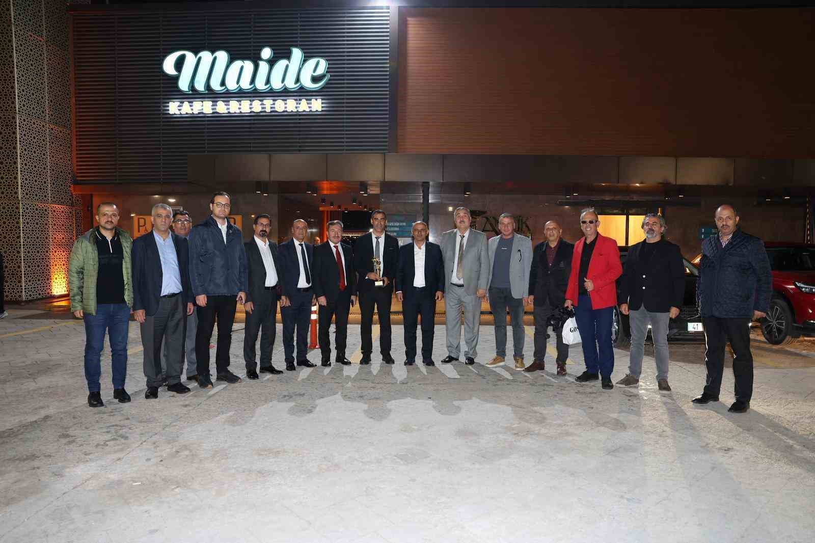 "Bozkırın Tezenesi" ölümün 13. yılında türkülerle anıldı
