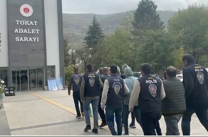 Tokat&rsquo;ta yasa dışı bahis ve nitelikli dolandırıcılığa operasyon: 5 tutuklama

