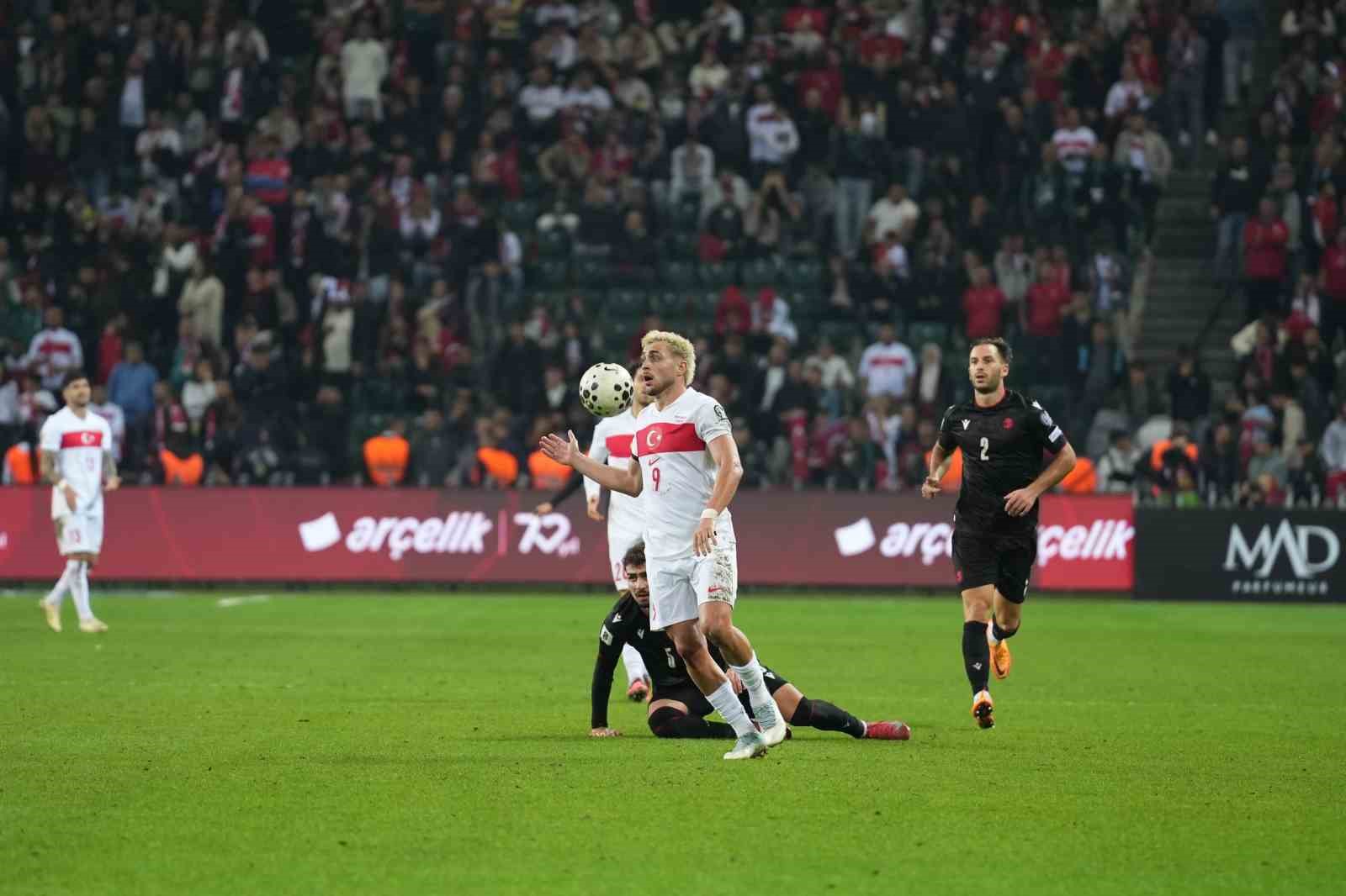 Barış Alper Yılmaz, 2 ma&ccedil; sonra sahada
