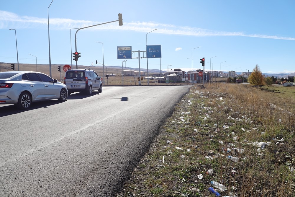 Belediye ekiplerinin temizlik seferberliği s&uuml;r&uuml;yor
