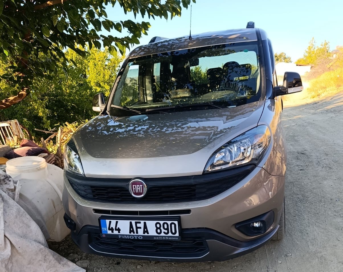 Dolandırıcılara kaptırdığı 1 milyonluk aracını 480 bin TL ödeyerek geri aldı