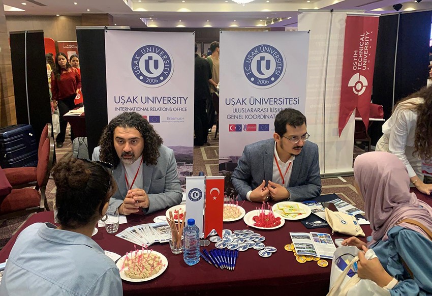 Uşak &Uuml;niversitesi Tunus&rsquo;ta uluslararası &ouml;ğrencilere sunduğu imkanları anlattı

