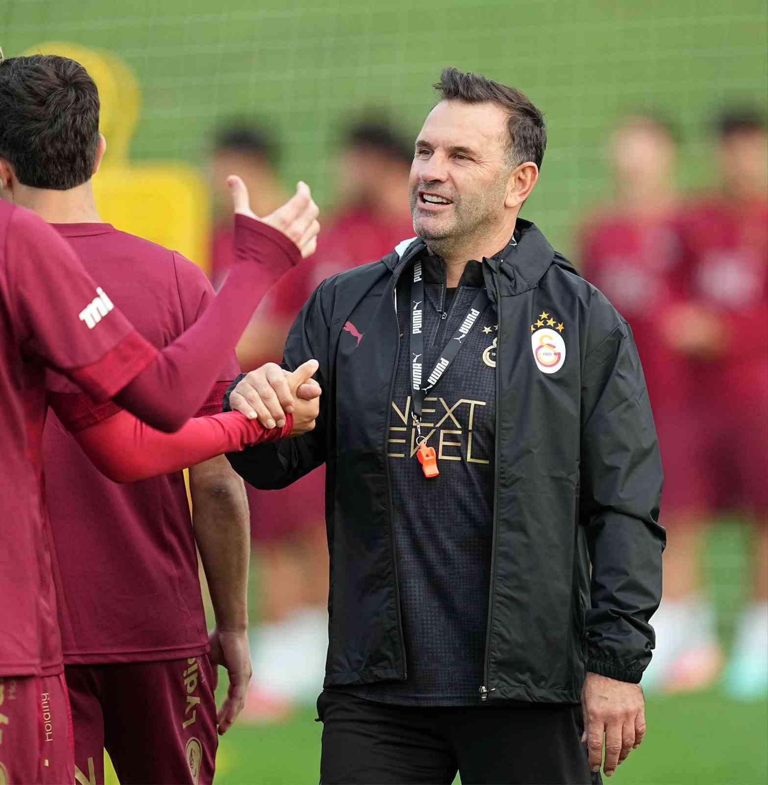 Galatasaray, Başakşehir ma&ccedil;ı hazırlıklarını s&uuml;rd&uuml;rd&uuml;
