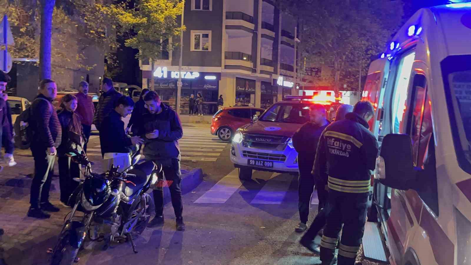 Kaza sonrası gen&ccedil; s&uuml;r&uuml;c&uuml;n&uuml;n ayağı motosikletin pedal demirine sıkıştı
