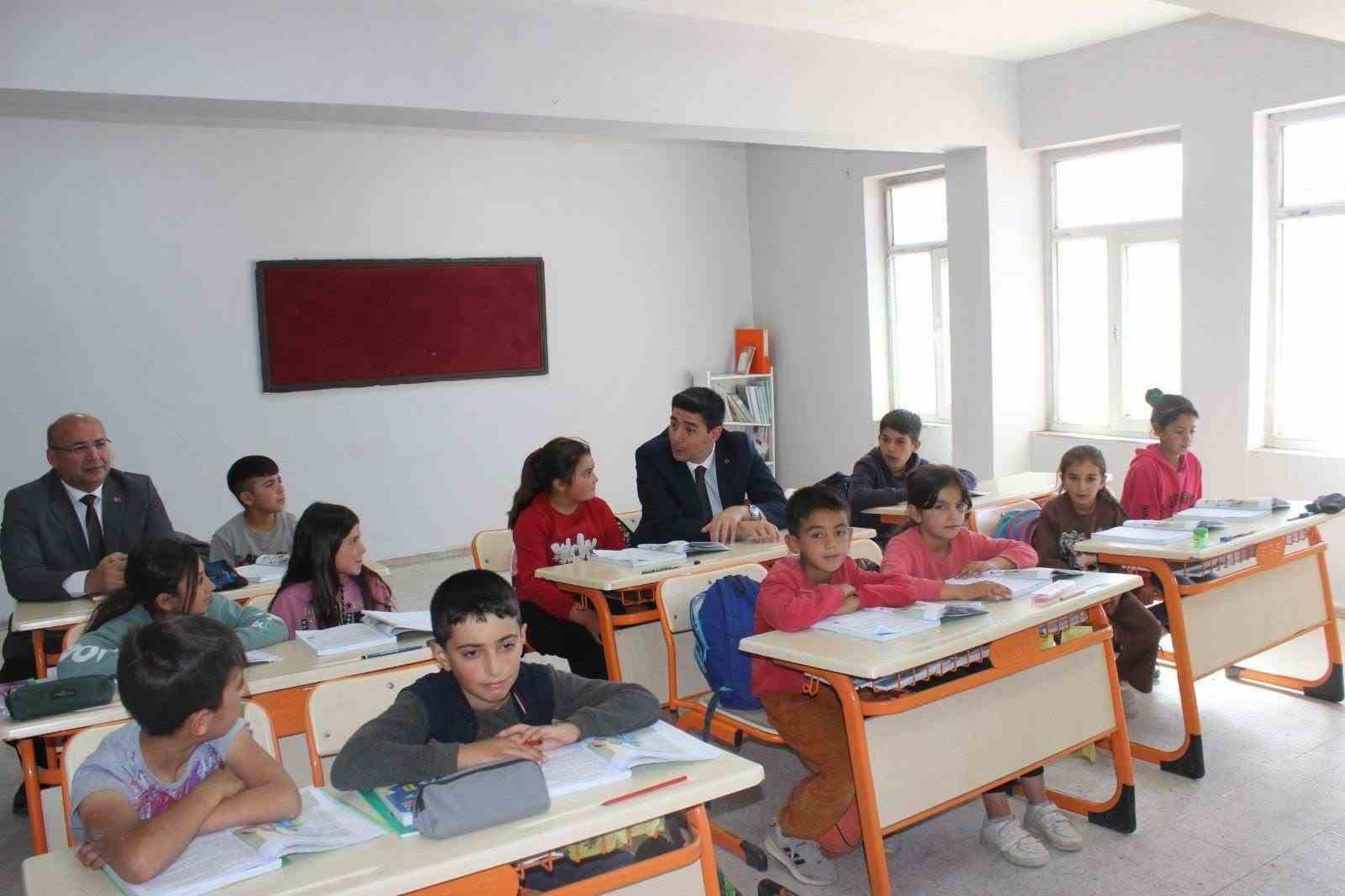 Kaymakam Erdoğan&rsquo;dan okul ziyaretleri
