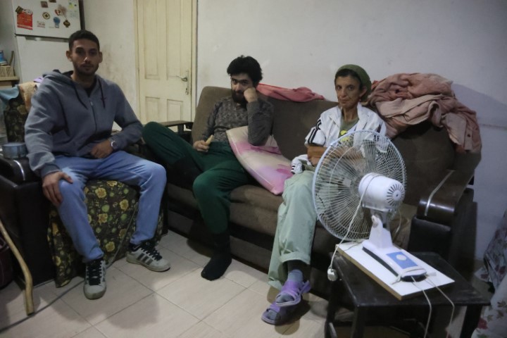 Depremin ardından eve kapanan genç sanal dünyaya bağımlı hale geldi