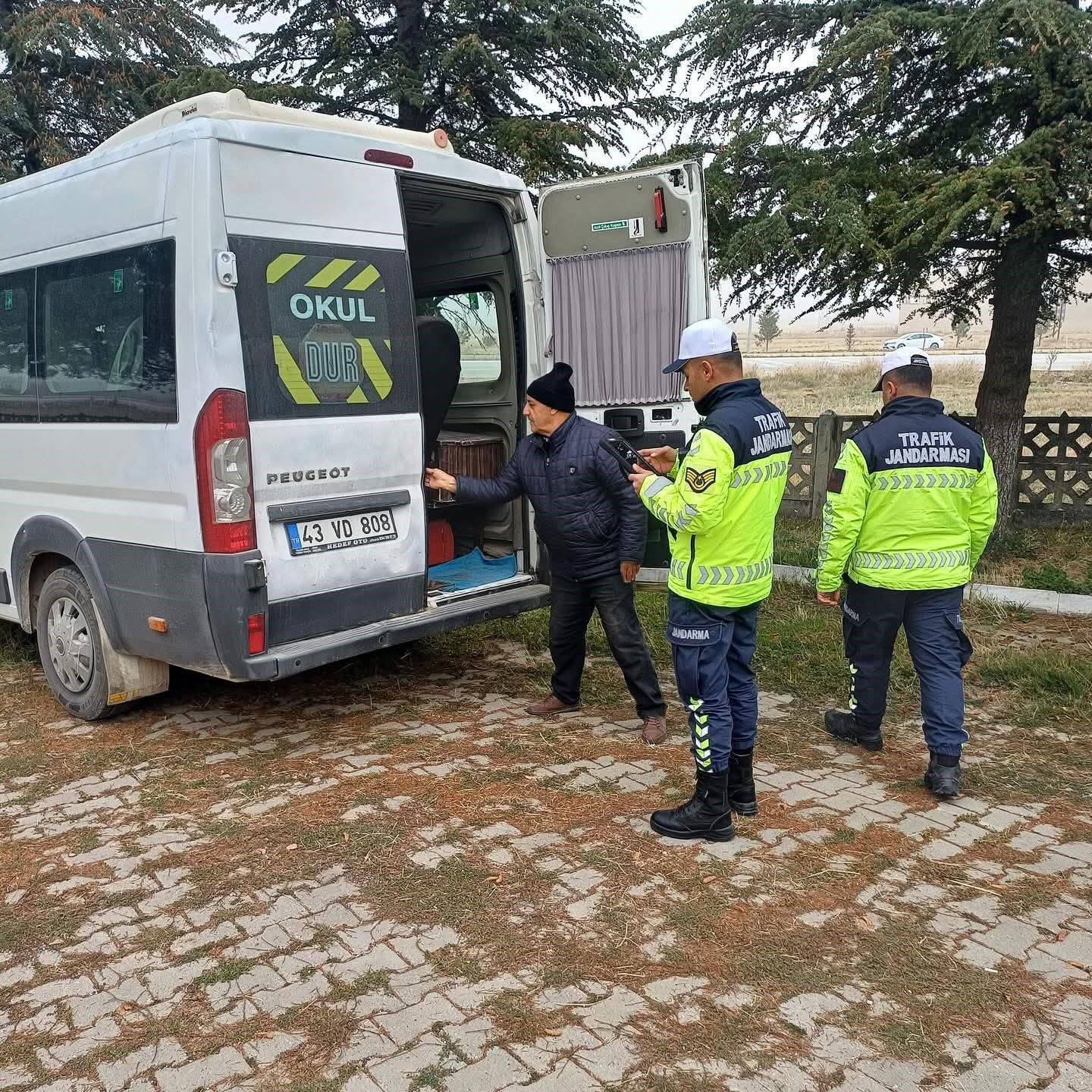 Altıntaş&rsquo;ta &ouml;ğrenci servislerinde denetim
