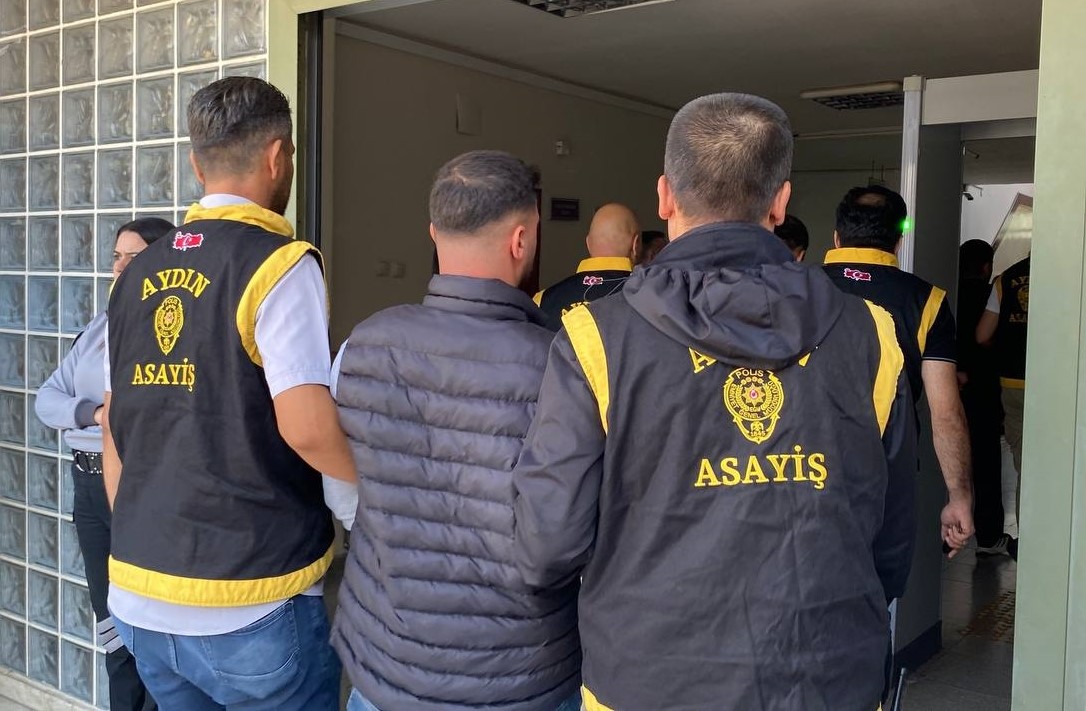 Kız arkadaşının abisi ve kuzenleri tarafından bıçaklandı