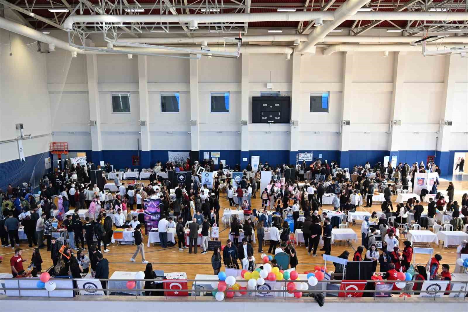 &Ccedil;AK&Uuml;&rsquo;de &lsquo;topluluk tanıtım g&uuml;n&uuml;ne&rsquo; yoğun ilgi
