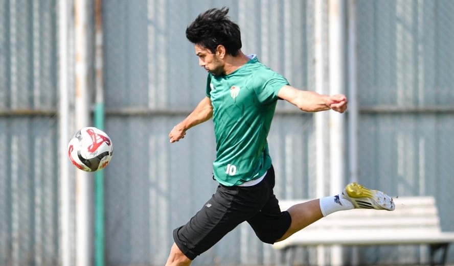 Bursaspor, Aksaray deplasmanı hazırlıklarını s&uuml;rd&uuml;r&uuml;yor
