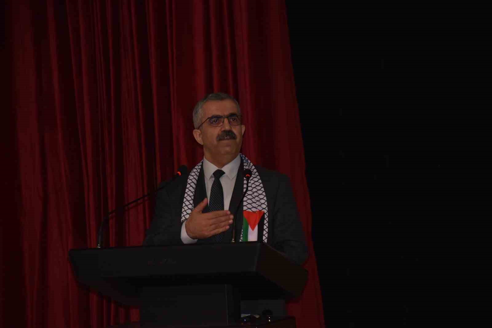 Bitlis’te üniversitenin ilk ders konusu ’Gazze’ oldu
