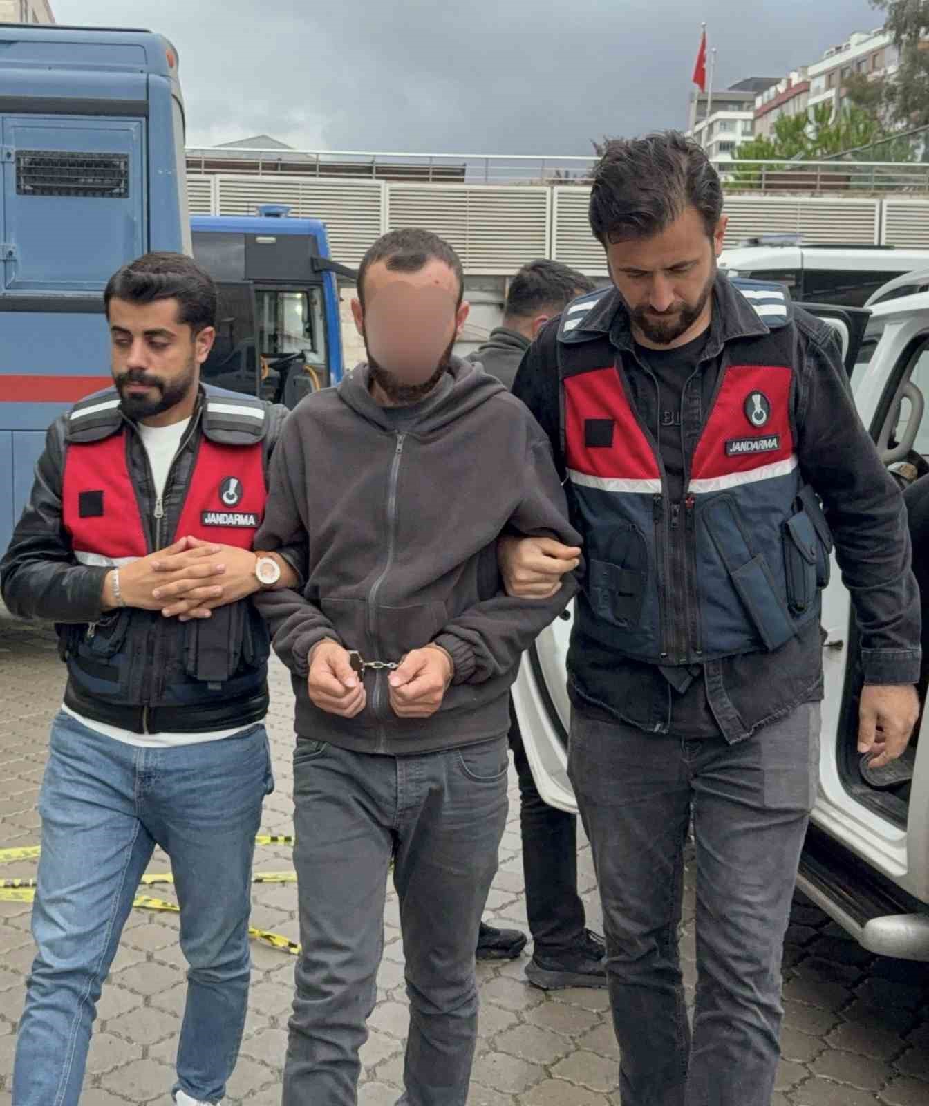 Jandarmadan DEAŞ operasyonu: 1 g&ouml;zaltı
