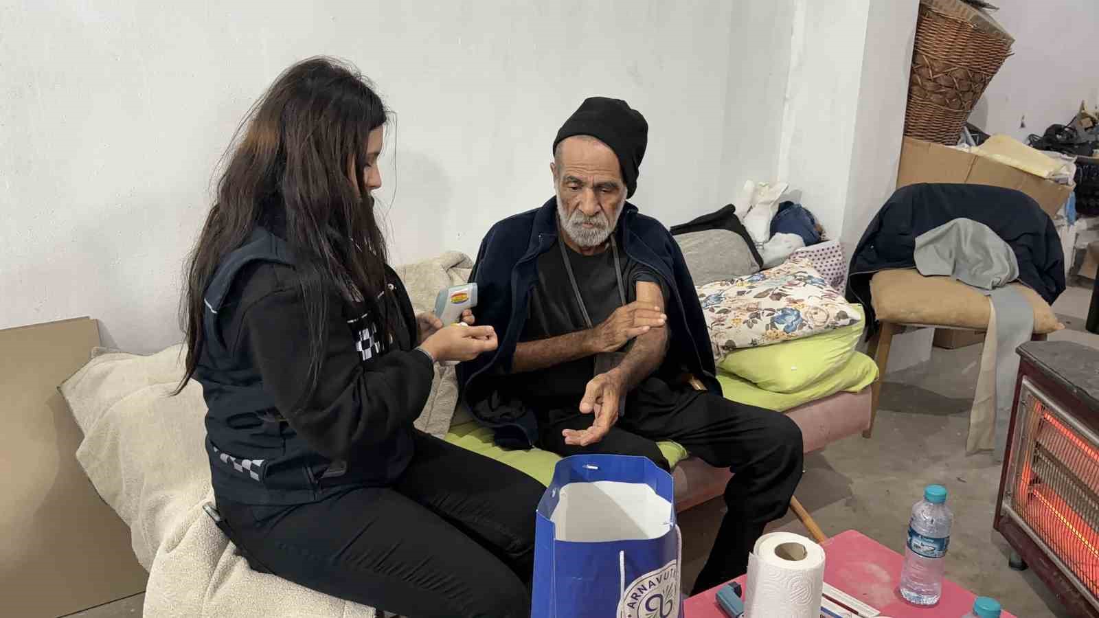 Arnavutköy’de yürek ısıtan hikâye: 73 yaşındaki kimsesiz adam huzurevine yerleştirildi