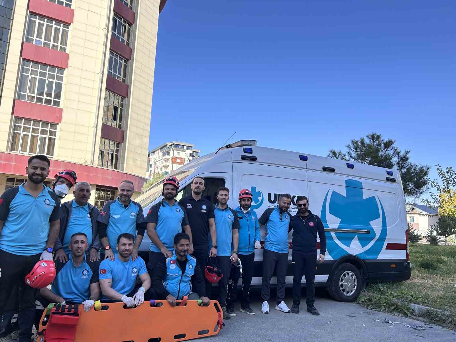 Muş Devlet Hastanesinde gerçeğini aratmayan yangın tatbikatı