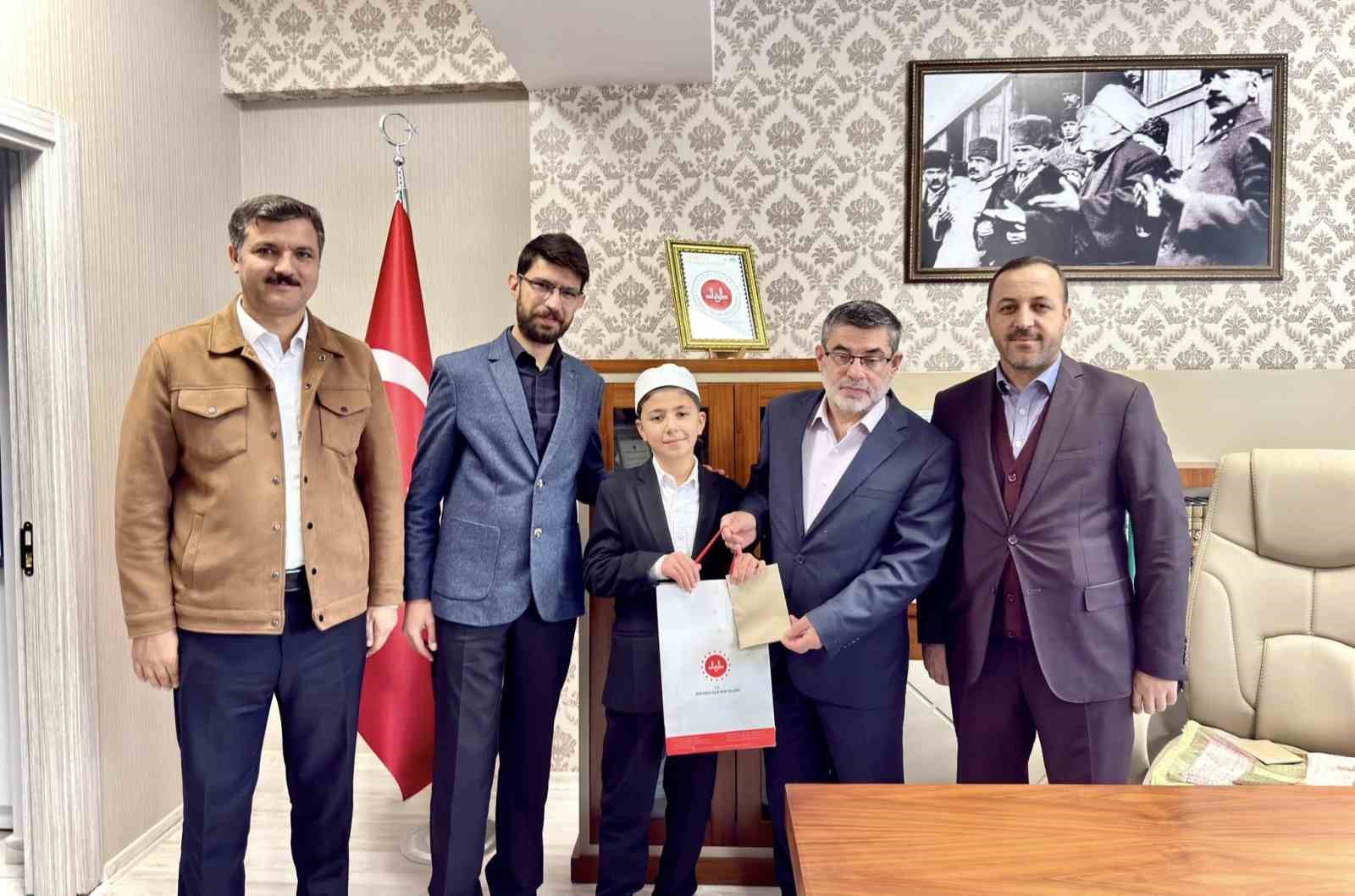 Van’da hafızlıkta bir ilk: 90 günde hafız oldu
