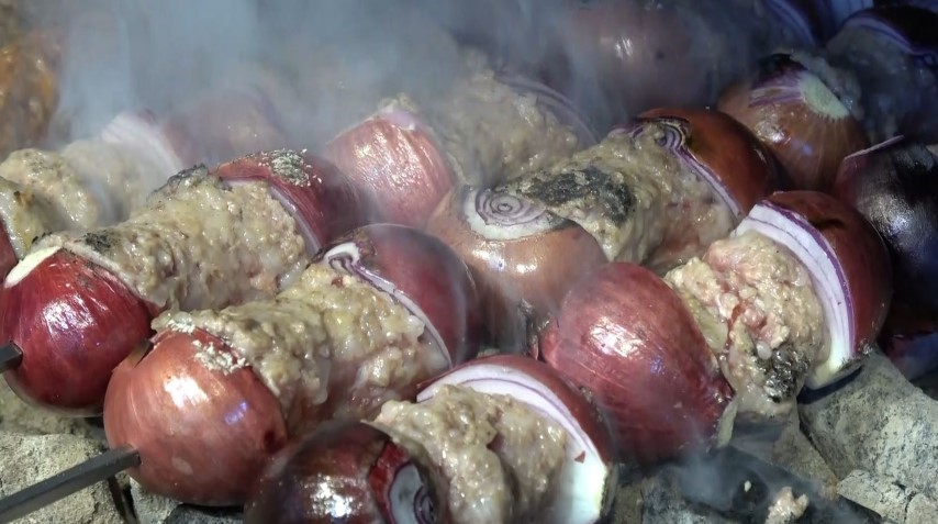 Gribal hastalıkların ilacı: Soğan kebabı