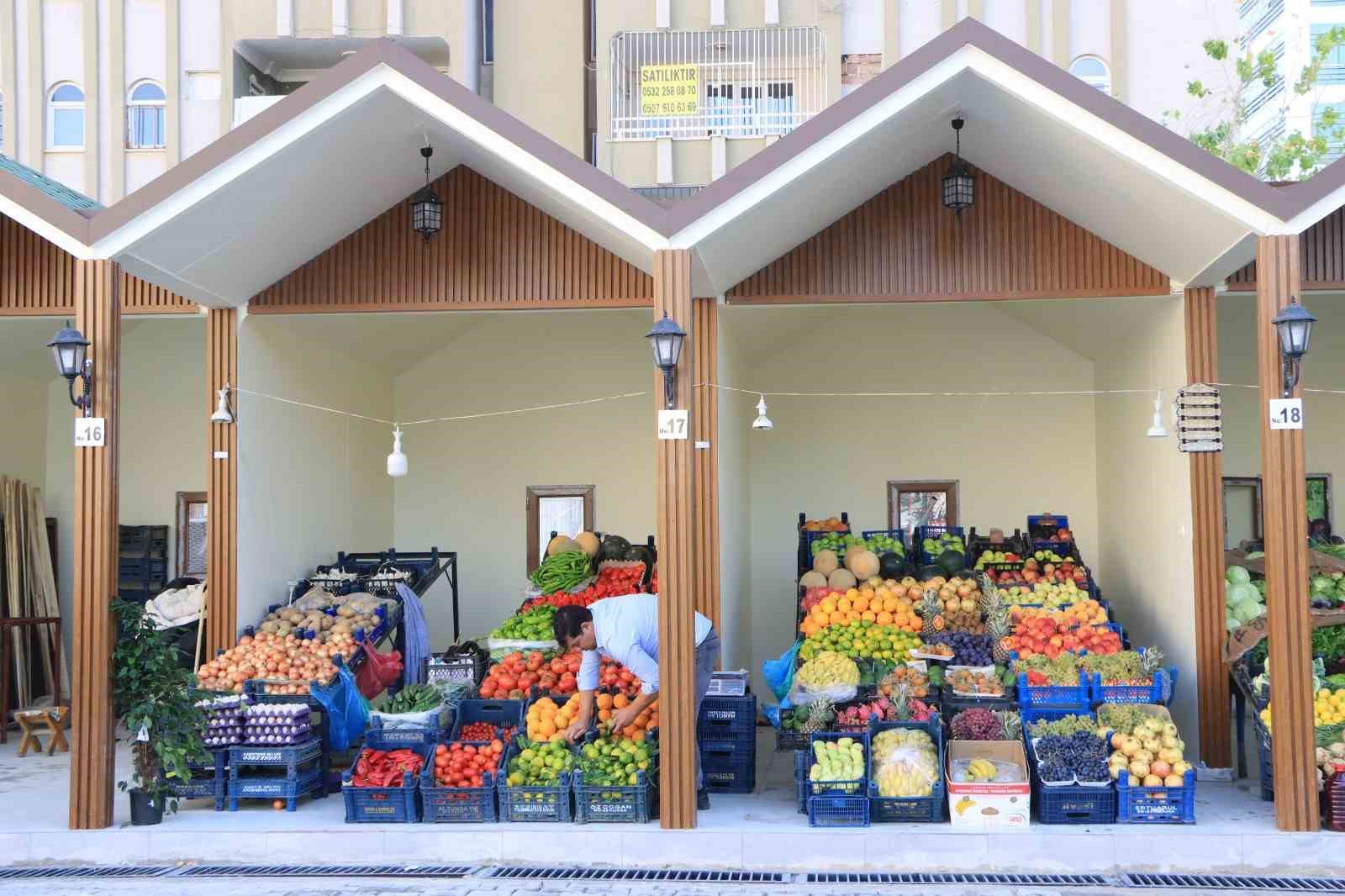 Şanlıurfa’da görüntü kirliliği oluşturan pazarın yerini modern pazar aldı
