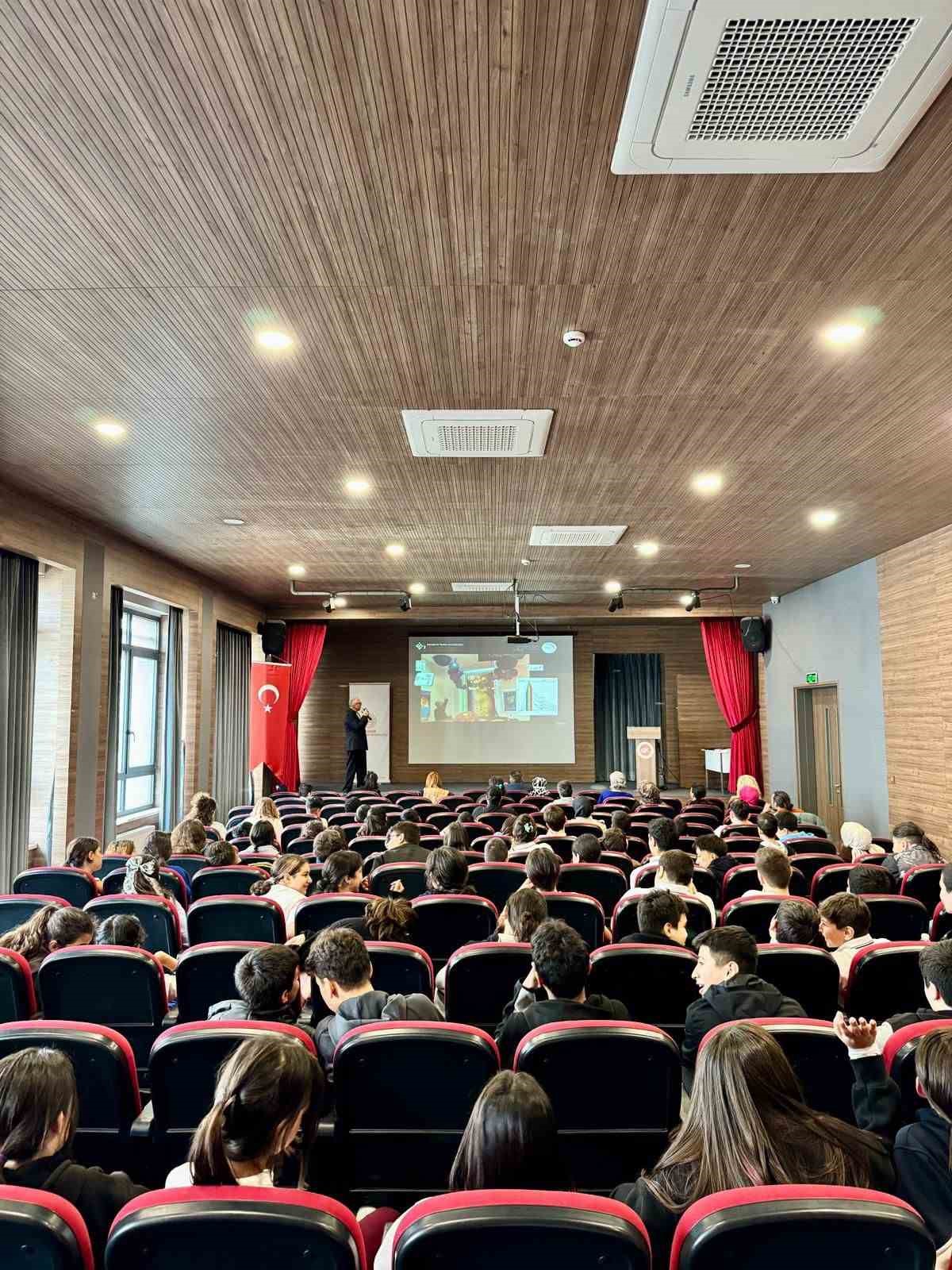 Ortaokul öğrencileri, yıldızlar ve takımyıldızlar hakkında dikkat çekici bilgiler edindi
