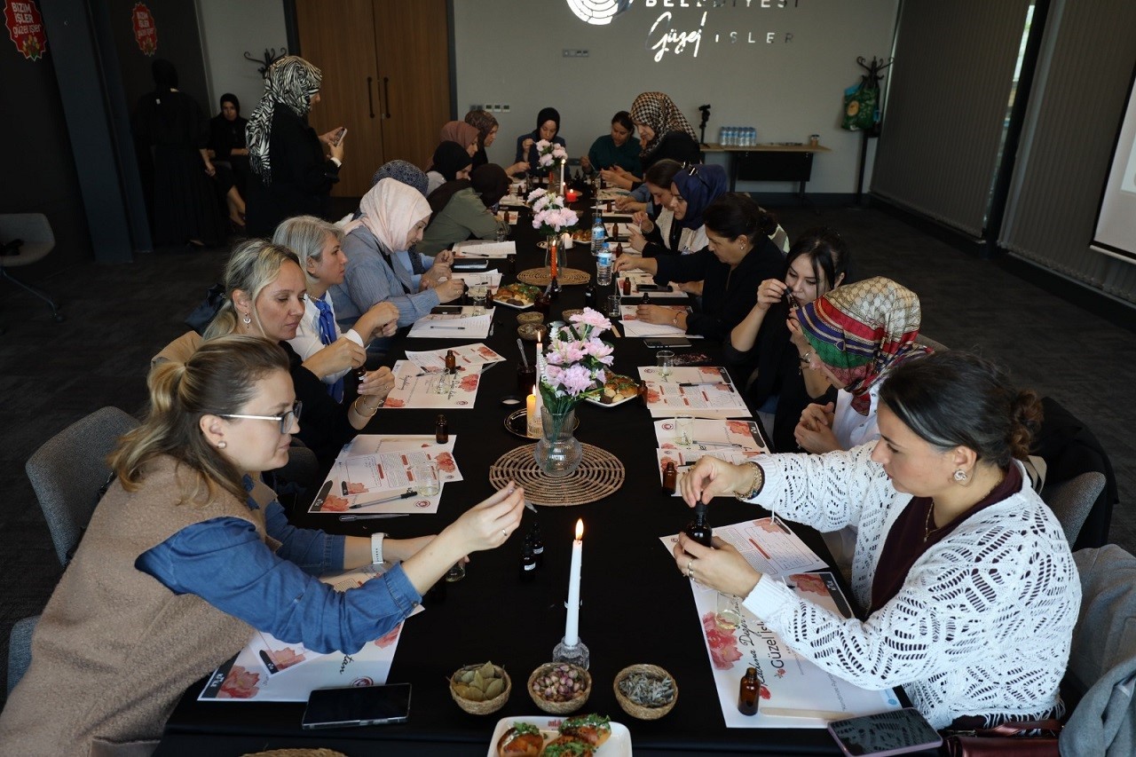 Kadınlara aromaterapi eğitimi
