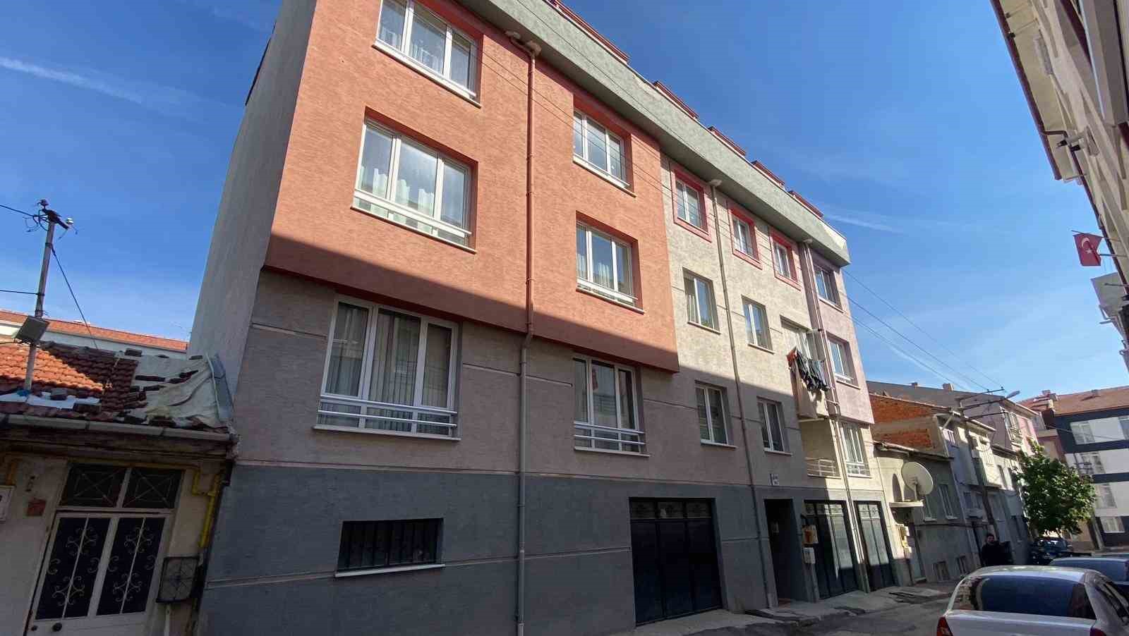 &Ccedil;ocuğunu markette d&ouml;ven şahsın evini yetkililer ziyaret etti
