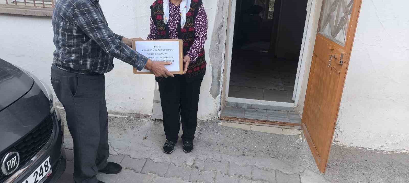 Ozanca’da ortaokulu öğrencilerinden gönüllere dokunan yardım eli
