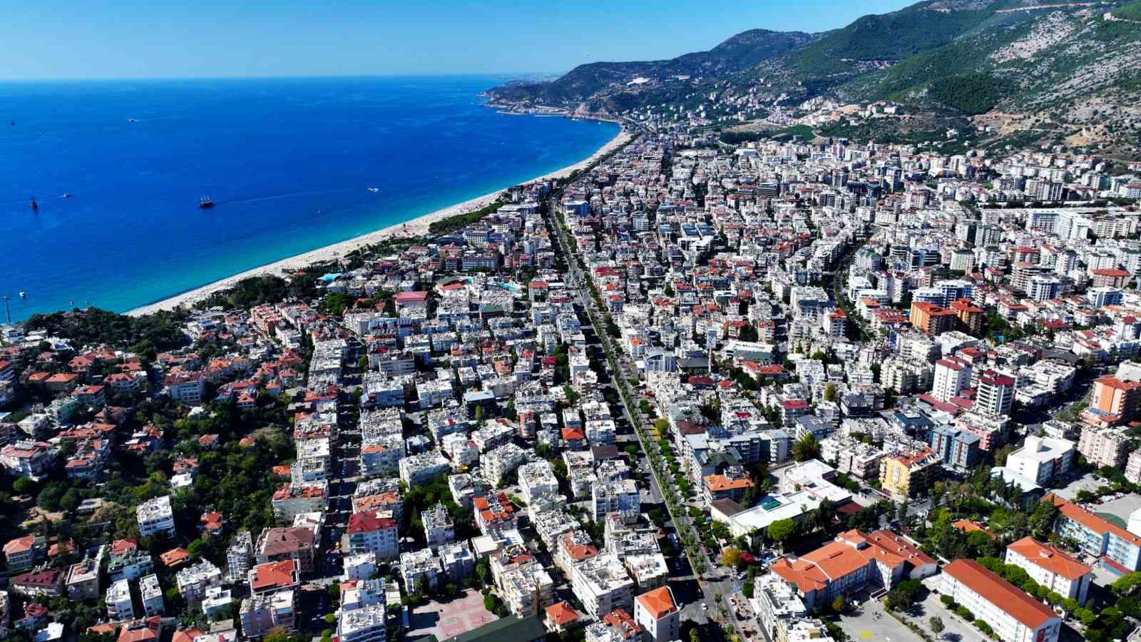 Alanya’nın kalbi Atatürk Caddesi yenileniyor
