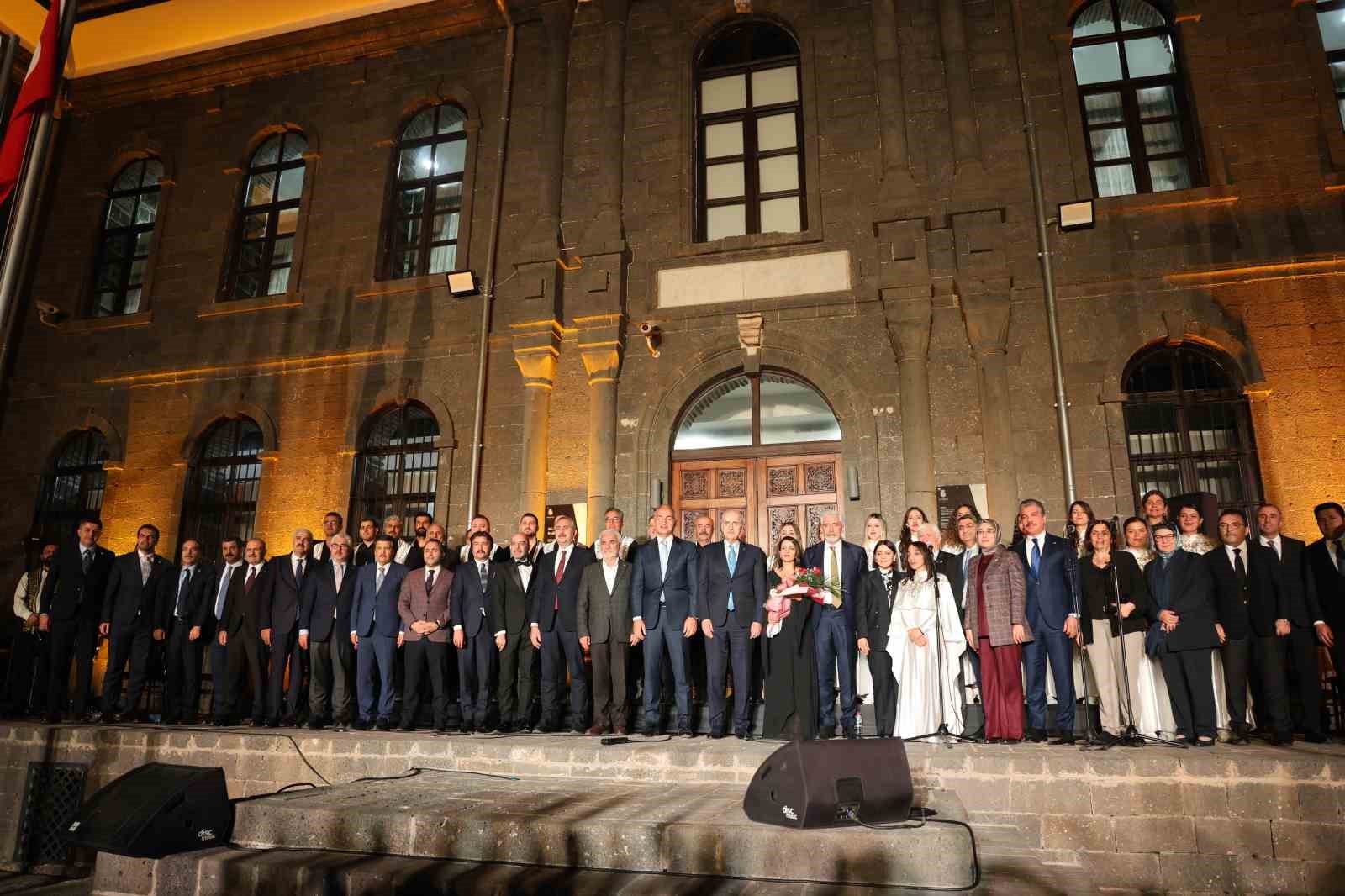 TBMM Başkanı Kurtulmuş, Diyarbakır’da Kültür Yolu Festivali’ne katıldı
